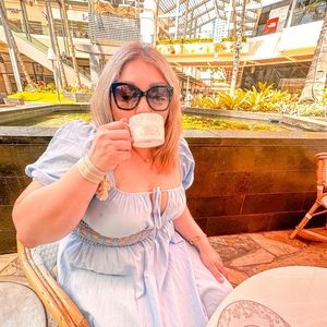 Meet your Posher, Anna-karen